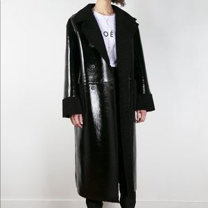 Frankie Shop - PATENT SHEARLING COAT